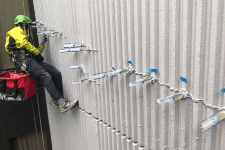 低圧注入での外壁クラック補修工事＠東京都中央区