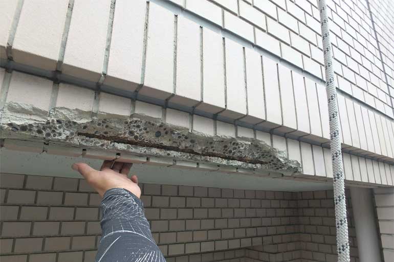 剥落タイル撤去（タイル撤去完了）