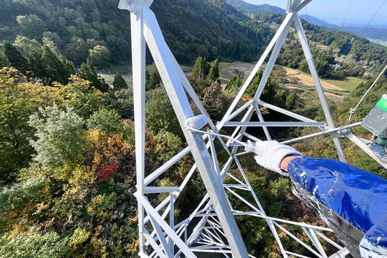 ロープアクセスによる鉄塔塗装