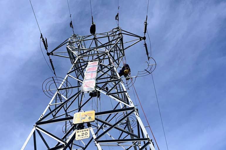 ロープアクセスによる鉄塔塗装