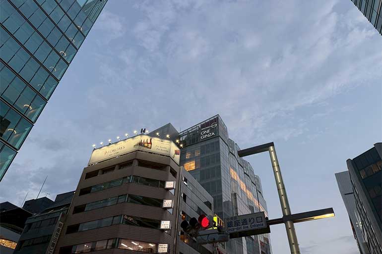 ロープアクセスによる看板工事